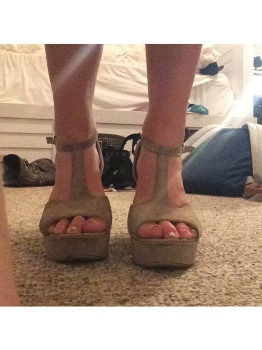 Nude heels‎